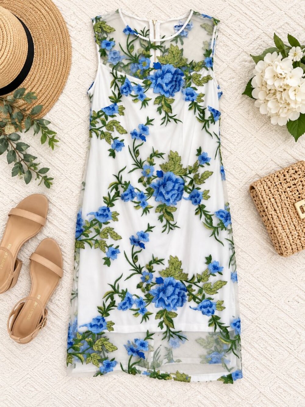 Calvin Klein Size 12 White Blue Floral Embroidered Sheath Dress